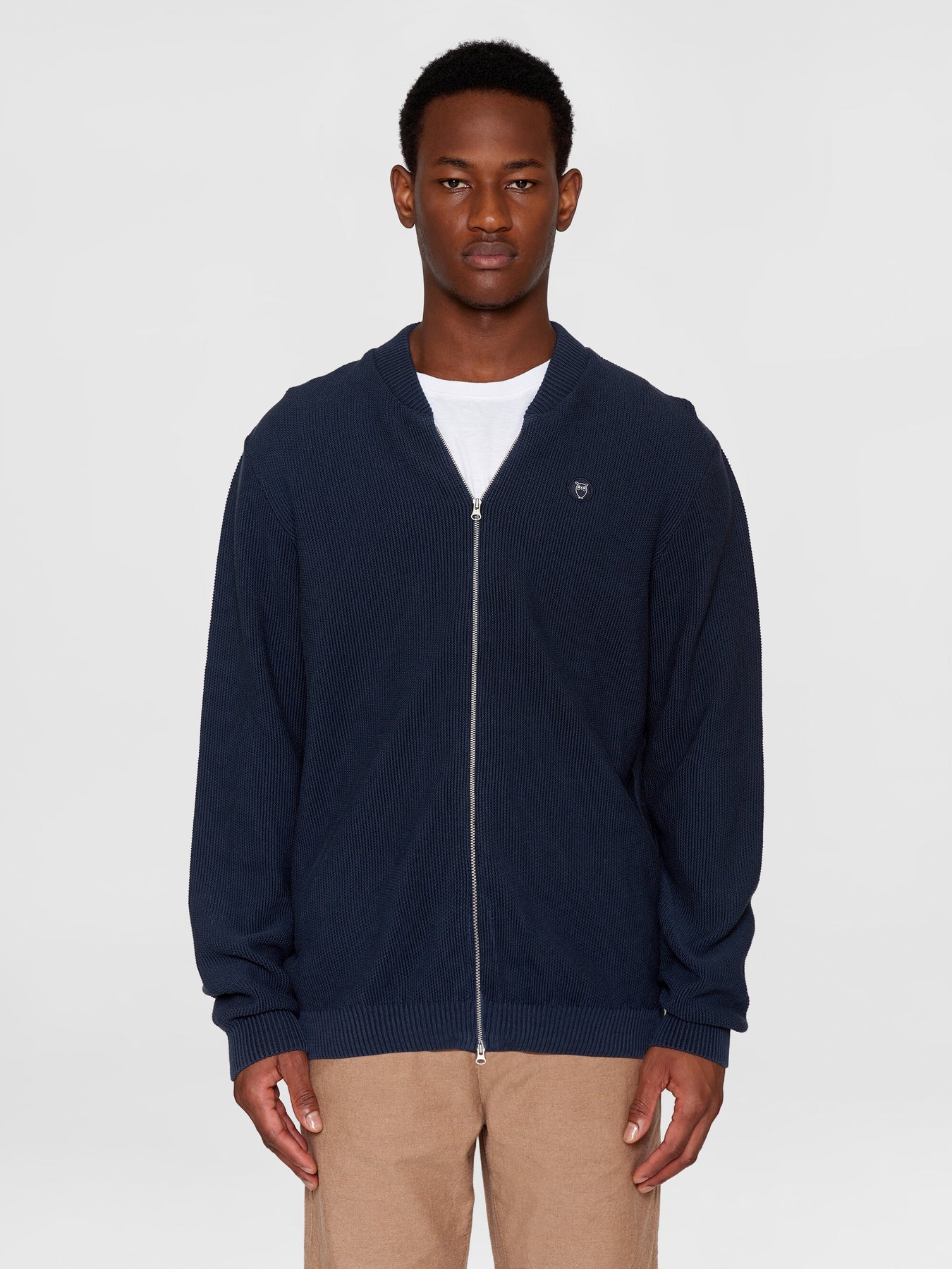 Gilet zippé en coton bio | Marine "pique badge knit o-neck total eclipse"