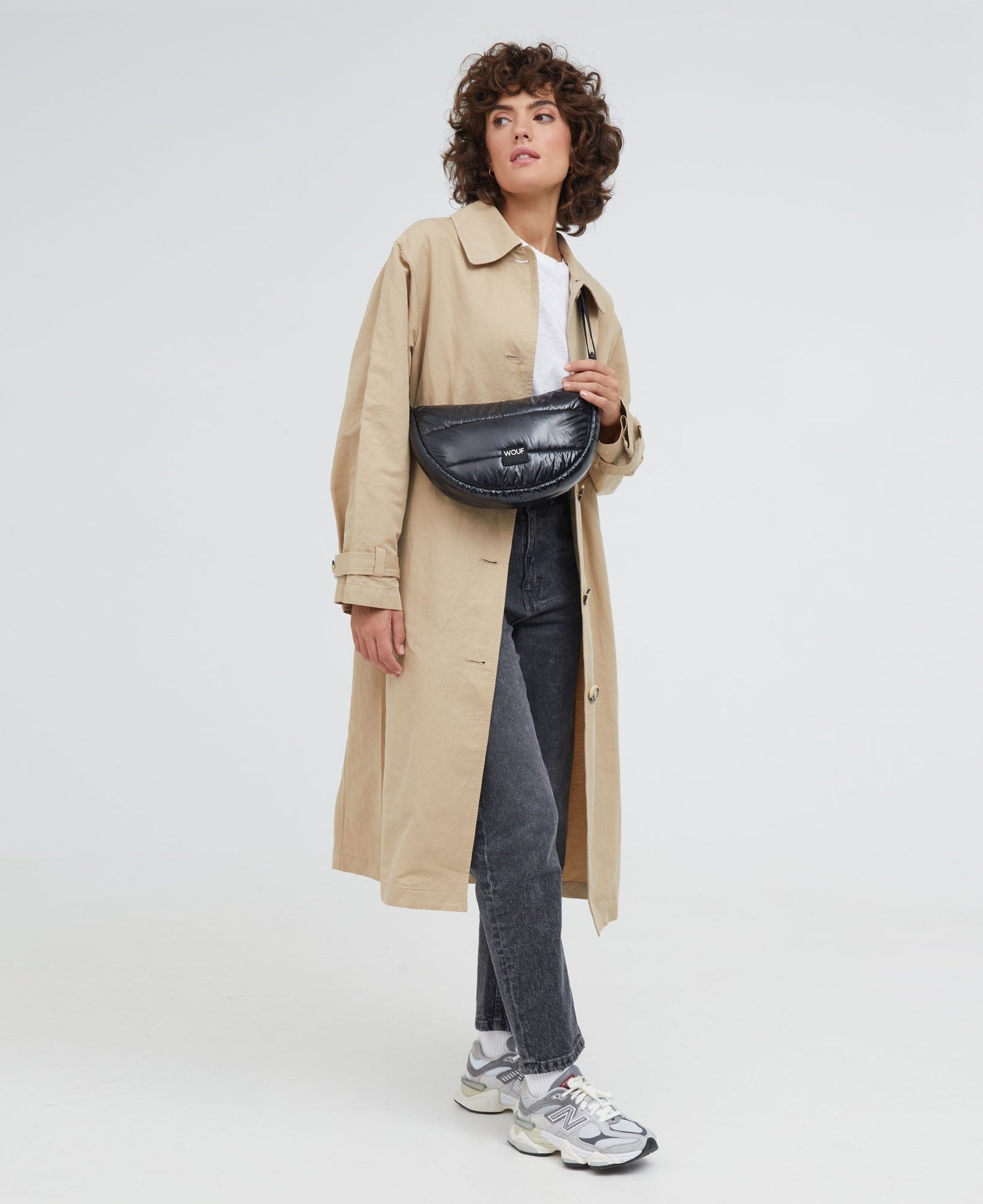 Banane matelassée en recyclé | noir "glossy black crossbody bag"