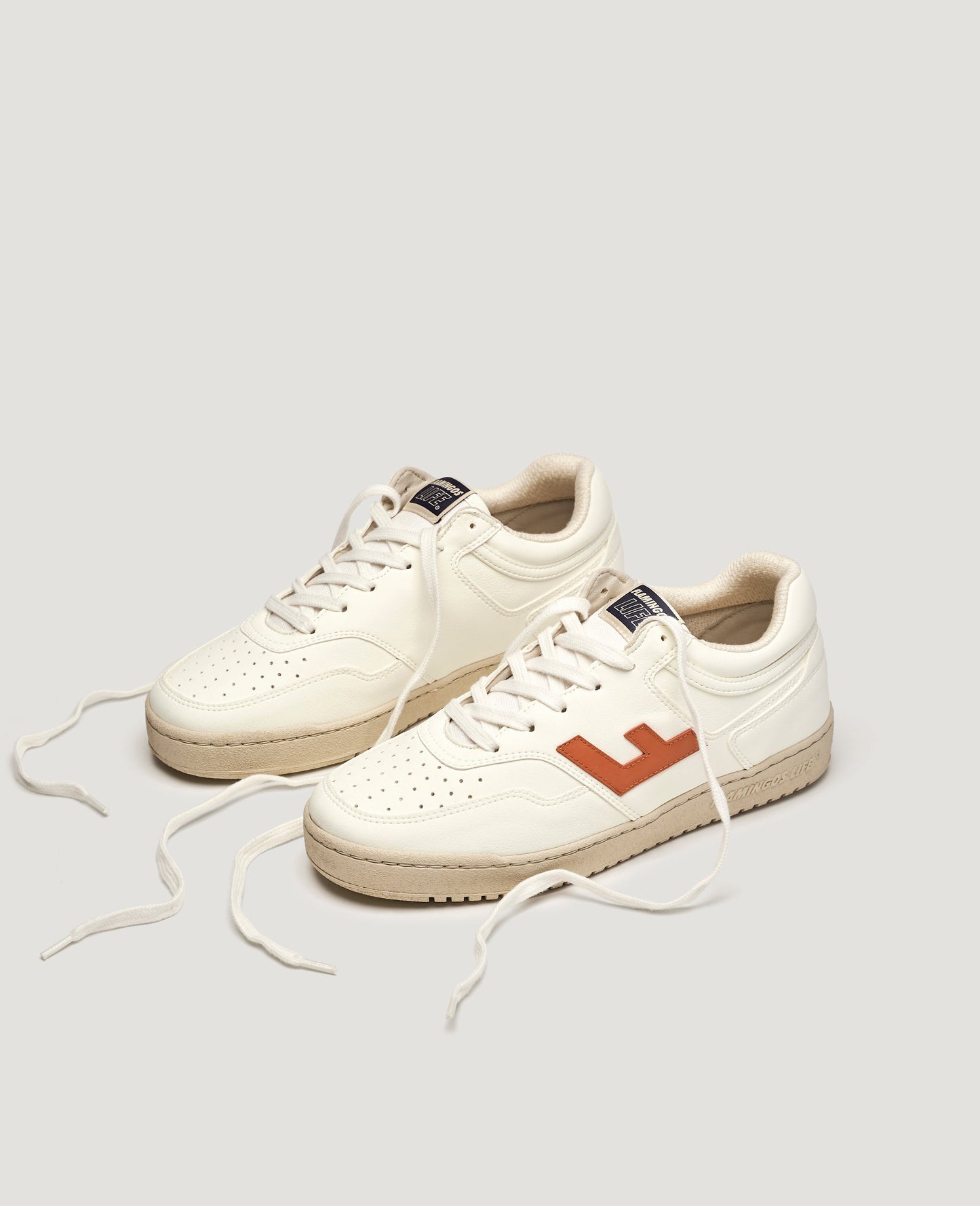 Baskets vegan en recyclé - retro 90s latte papaya ivory
