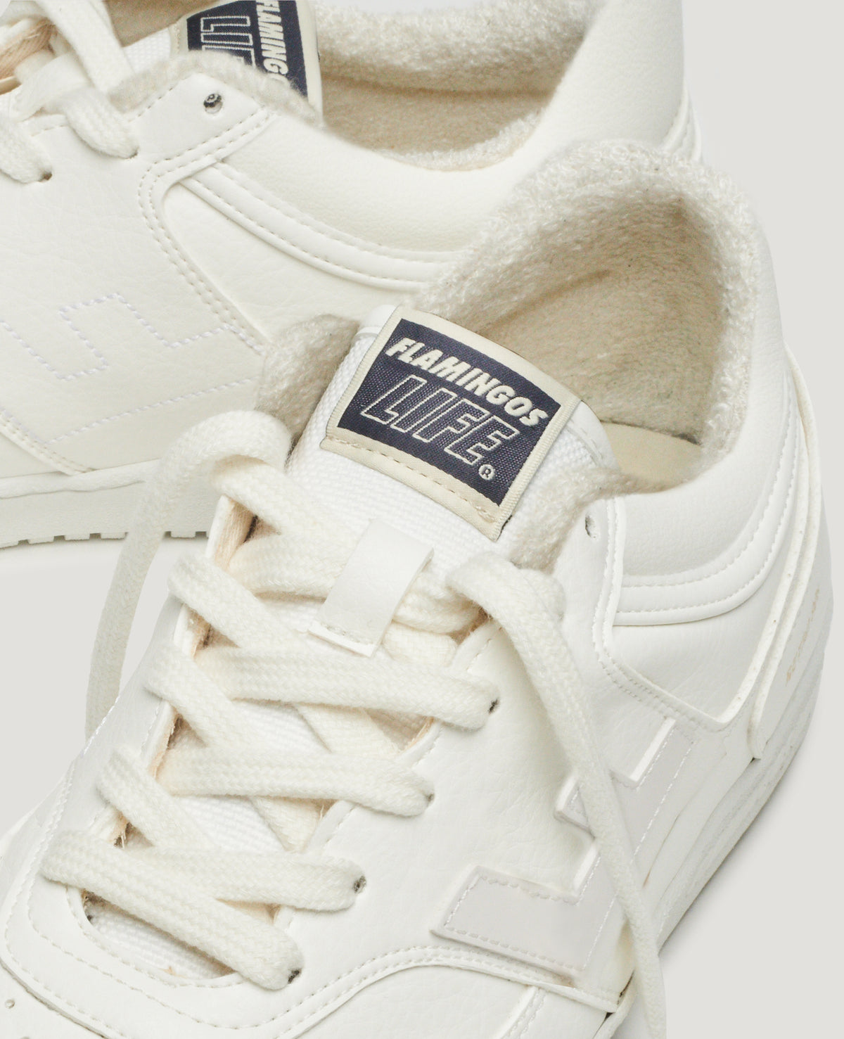 Baskets vegan en recyclé | blanc "retro 90s all white"