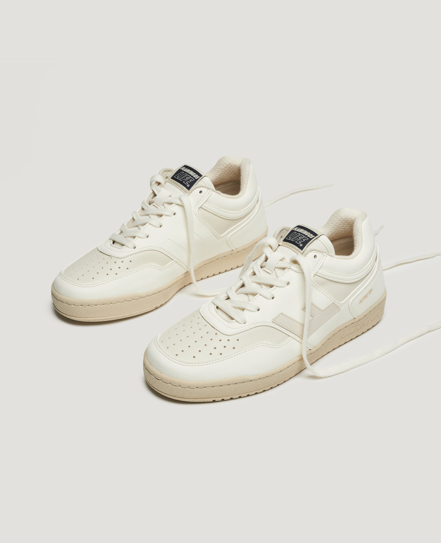 Baskets vegan en recyclé - retro 90s latte gesso ivory