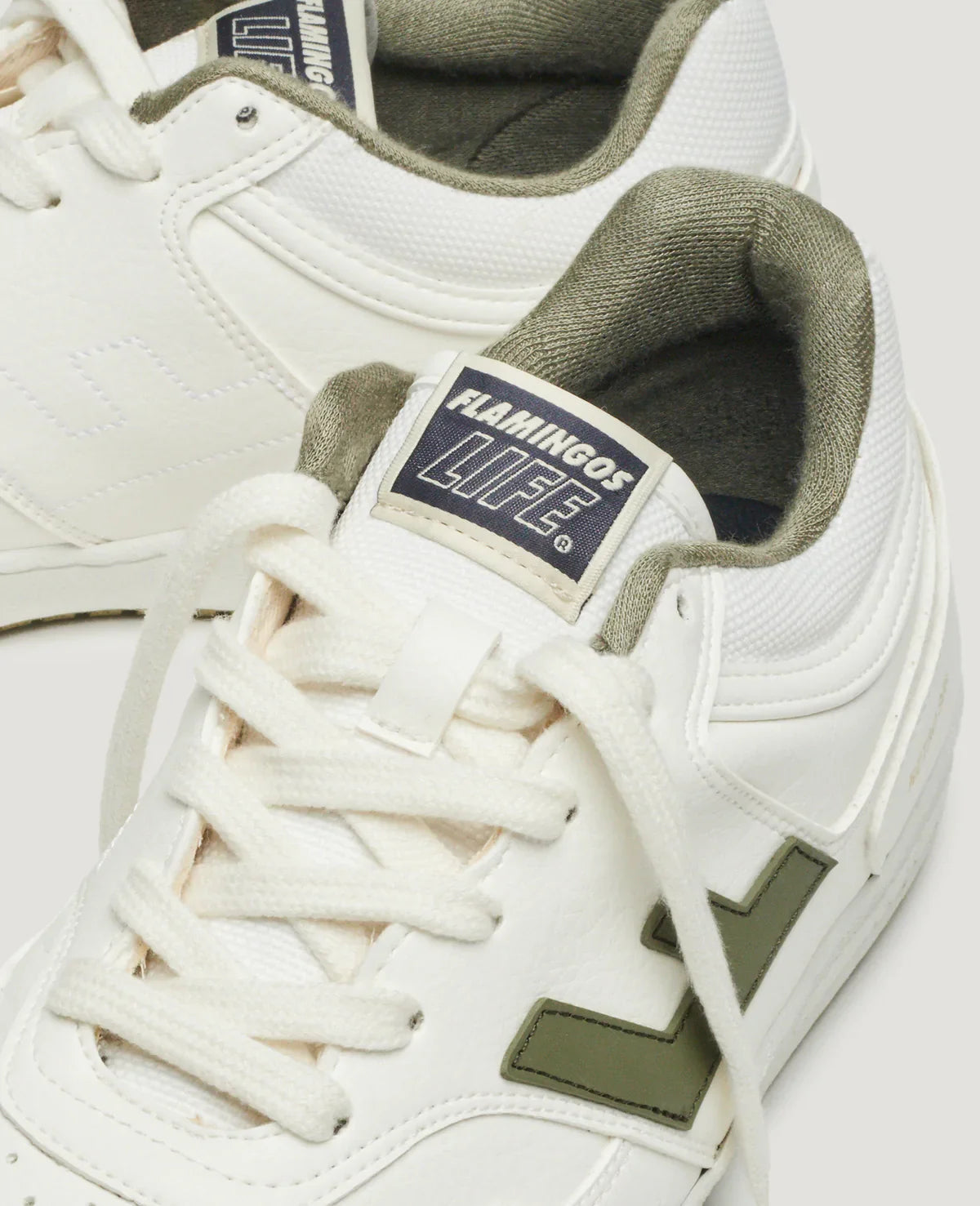 Baskets vegan en recyclé - retro 90s olive