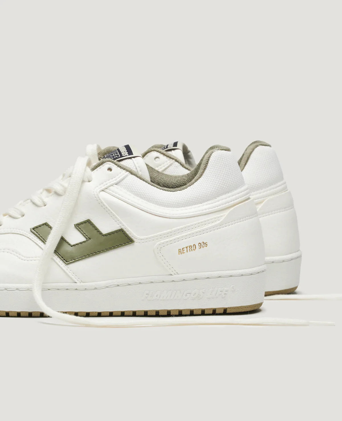 Baskets vegan en recyclé - retro 90s olive