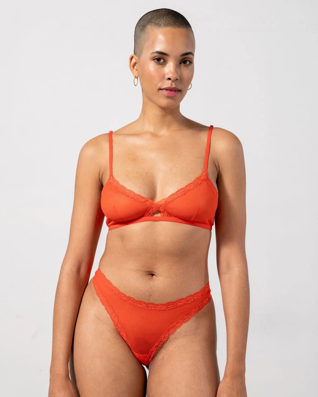 Soutien gorge triangle en matières recyclées | rouge "mesh lace trim triangle bralette - fiery red"