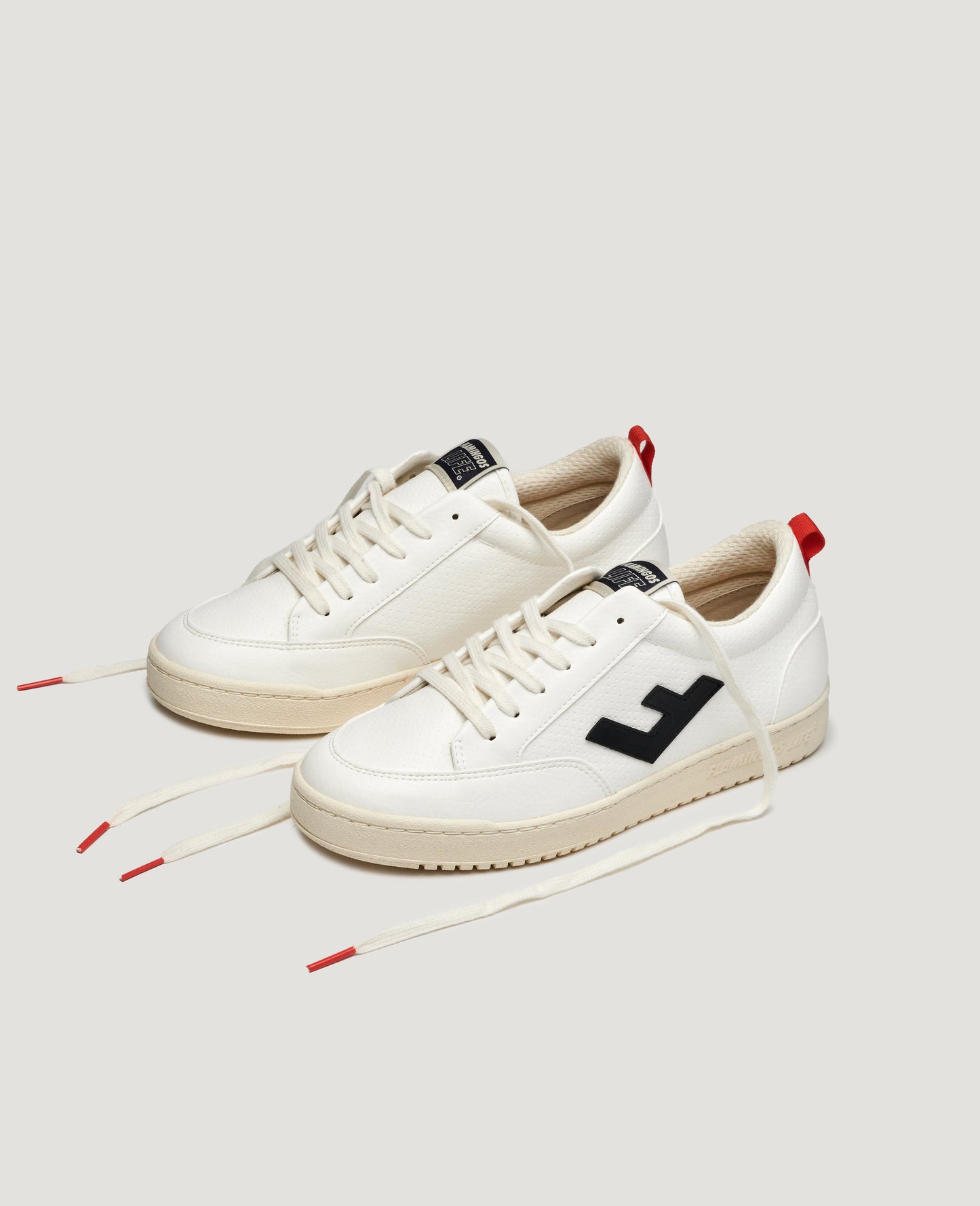 Baskets vegan en recyclé - roland v.5 white black cream