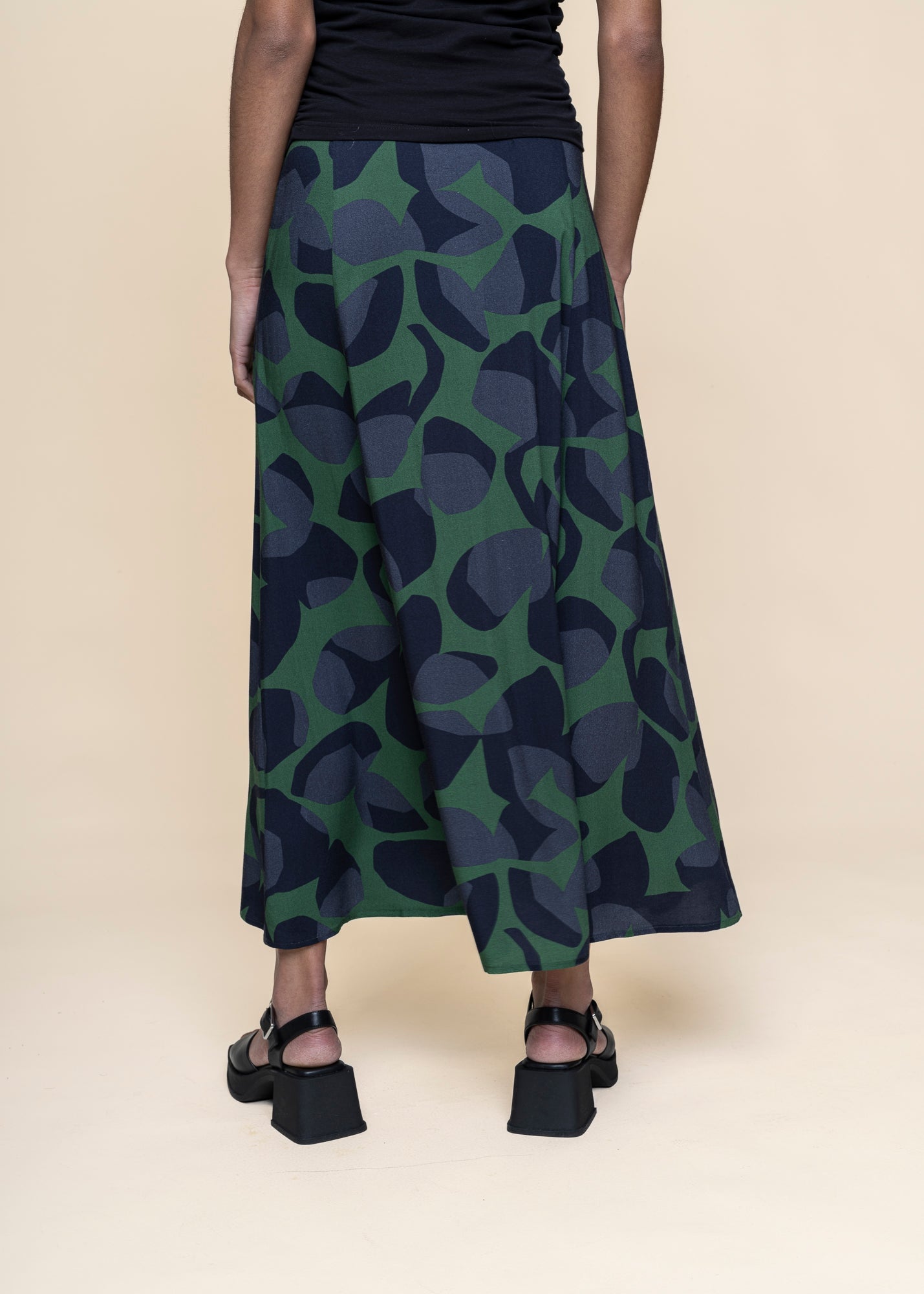 Jupe en ecovero | multicolore "leaf dark tora skirt"