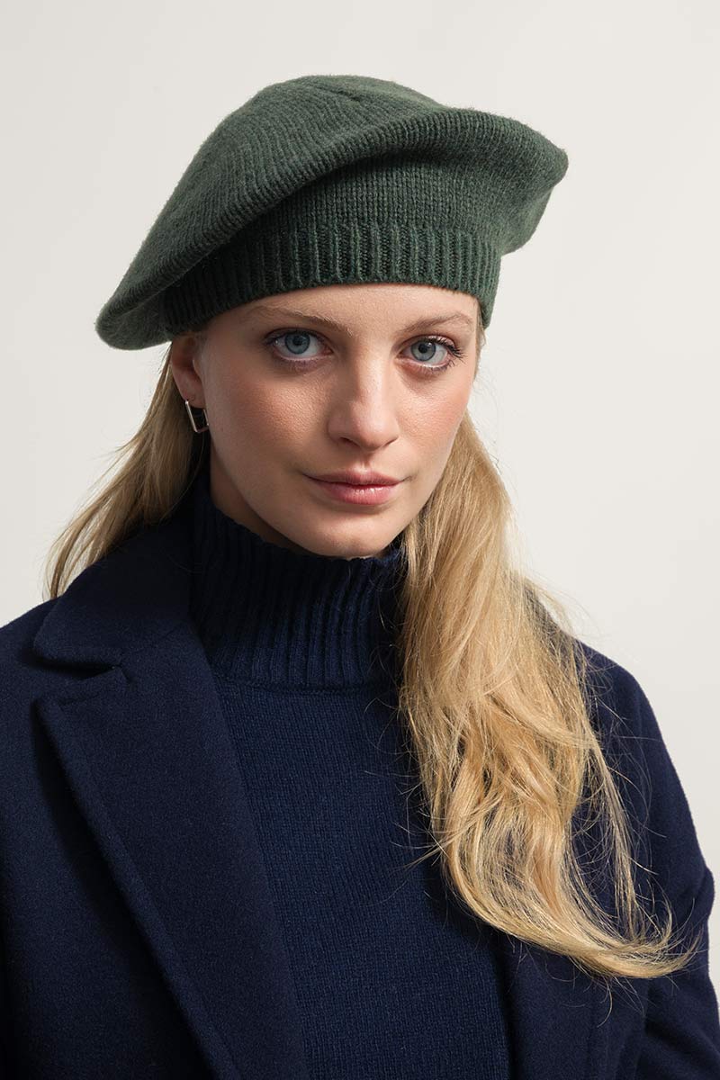 Béret en cachemire recyclé | kaki "basco nives verde foresta"
