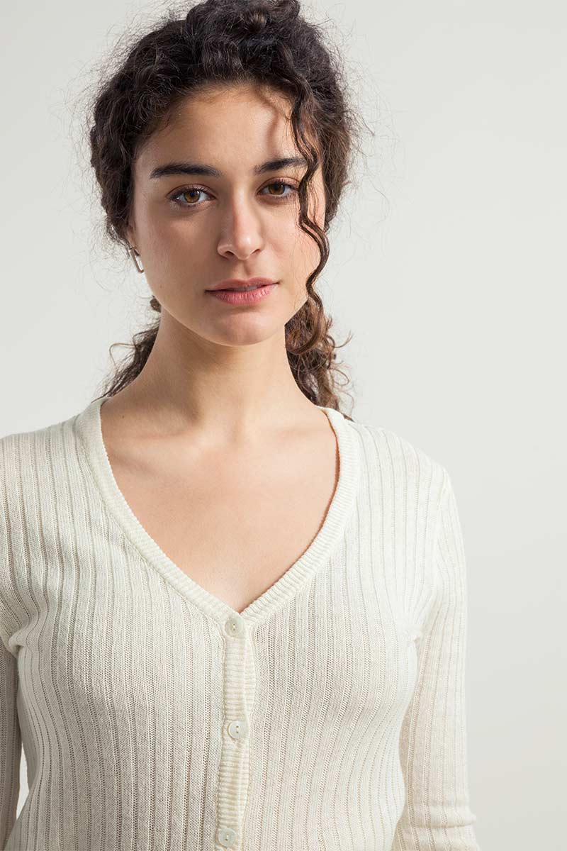 Cardigan en soie recyclée | écru "realma"