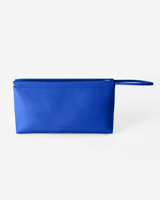 Pochette bleue en matières recyclées - regular pouch klein