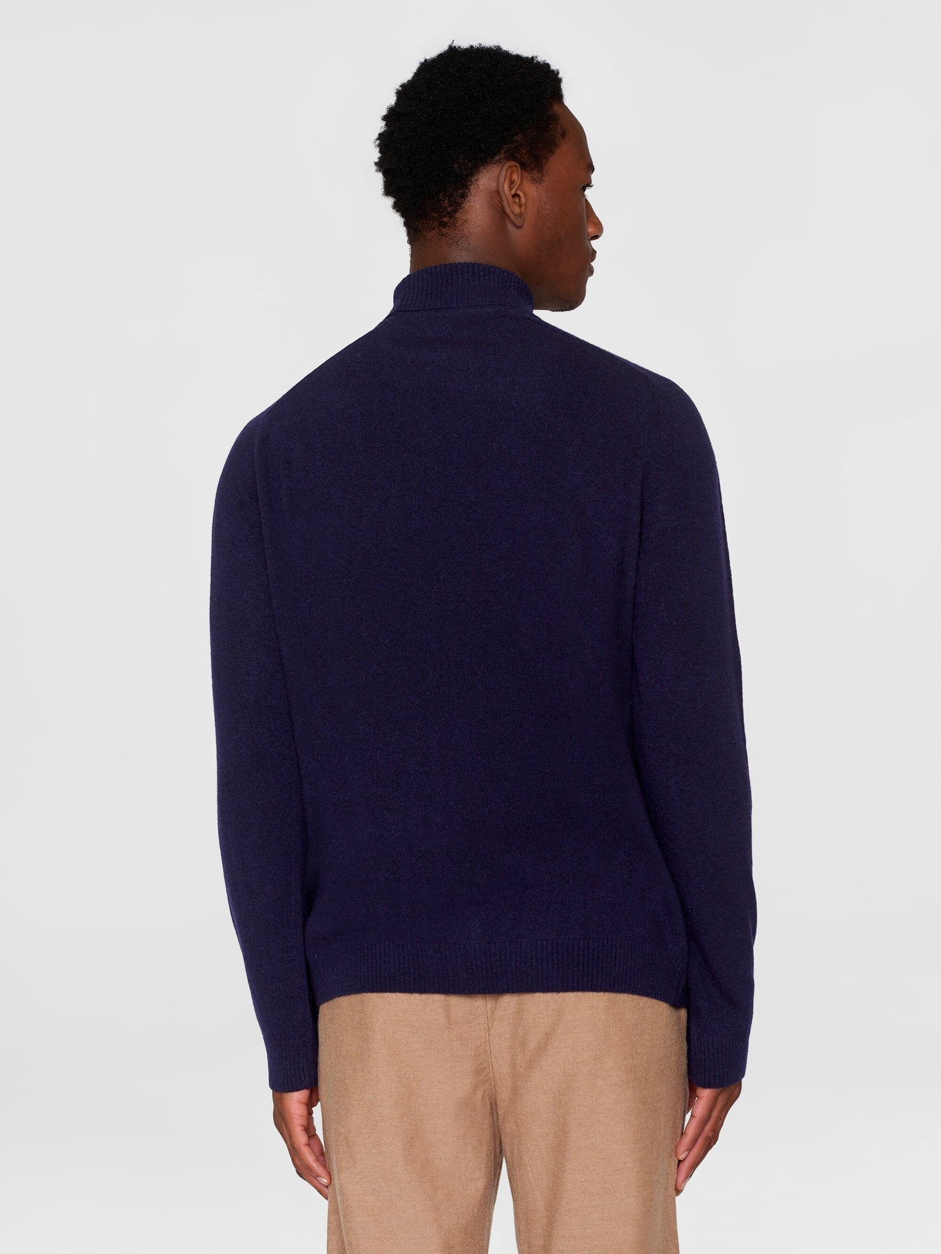 Pull col roulé en laine bio | Marine "roll neck wool knit total eclipse"