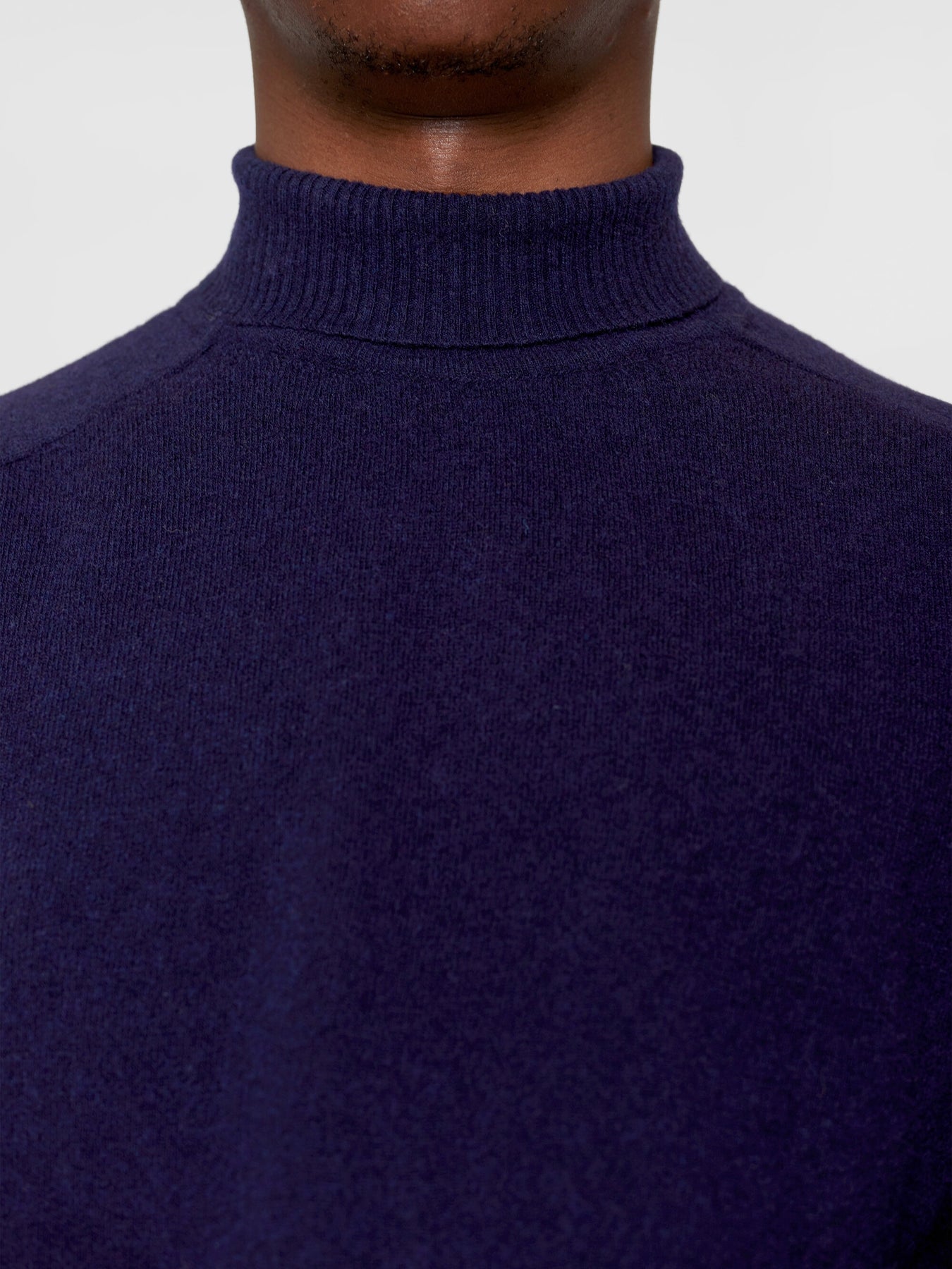 Pull col roulé en laine bio | Marine "roll neck wool knit total eclipse"