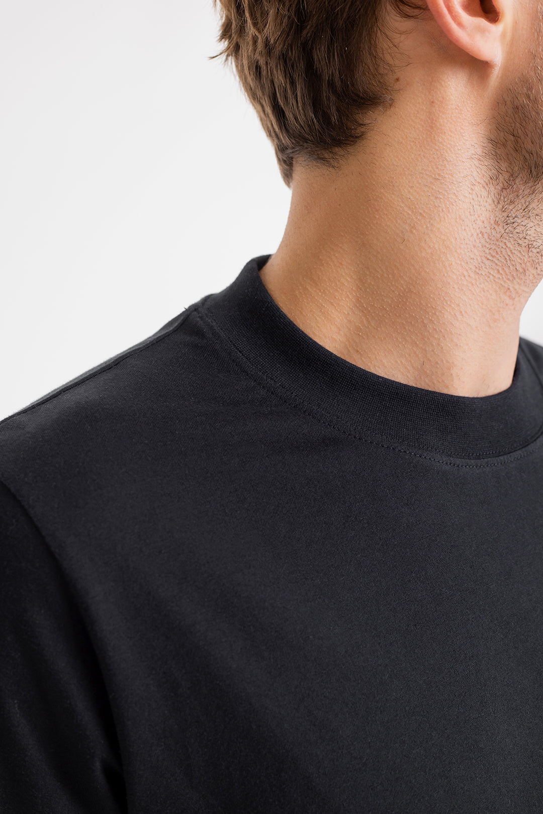 T-shirt en coton bio | noir "big collar black"