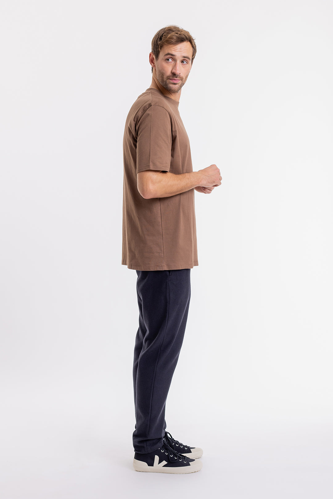 T-shirt en coton bio | Marron "big collar chestnut"