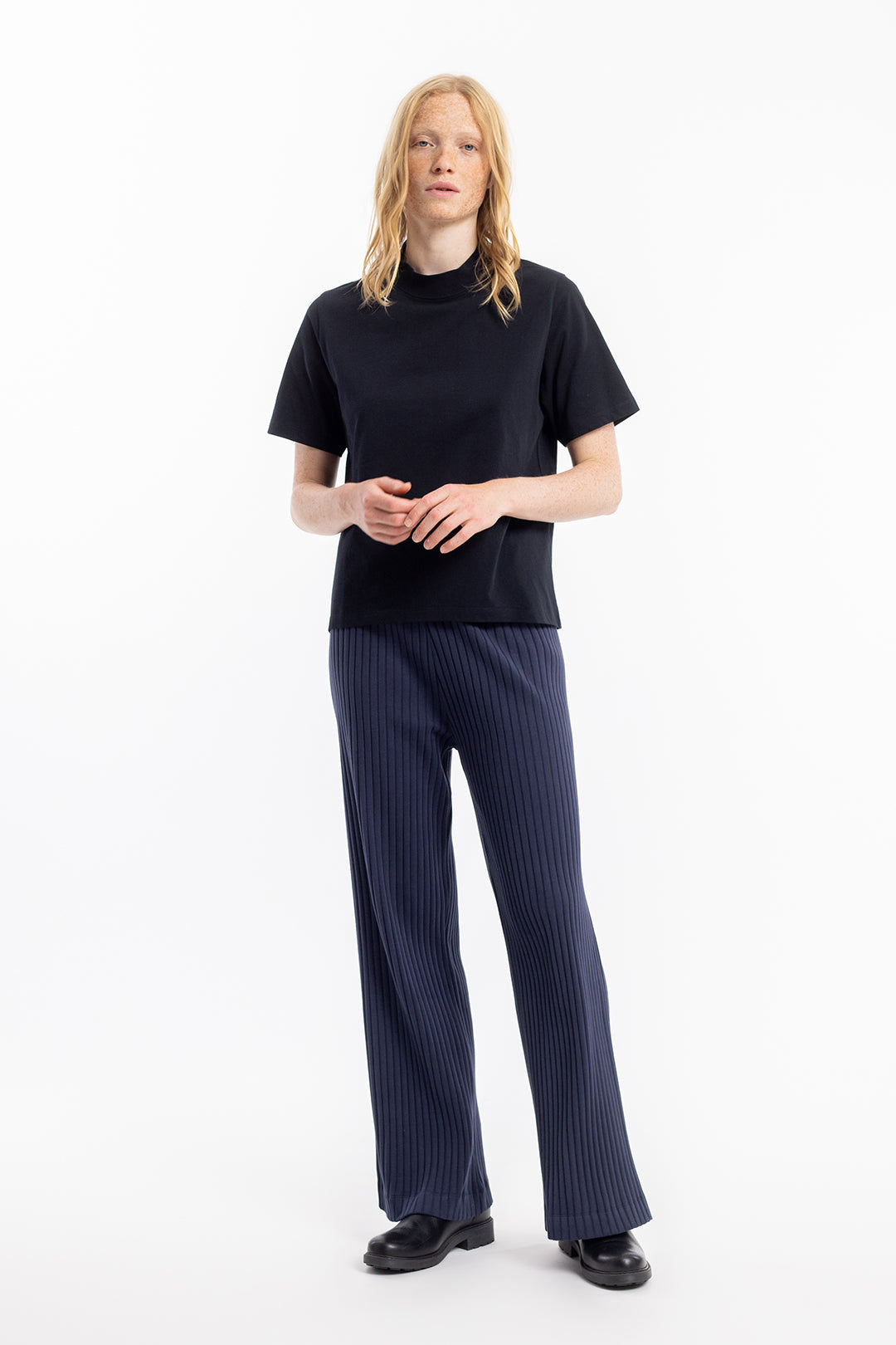 T-shirt en coton bio | noir "big collar t-shirt black"