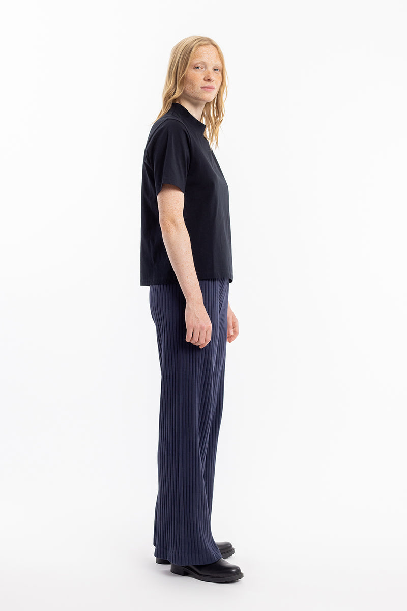 T-shirt en coton bio | noir "big collar t-shirt black"
