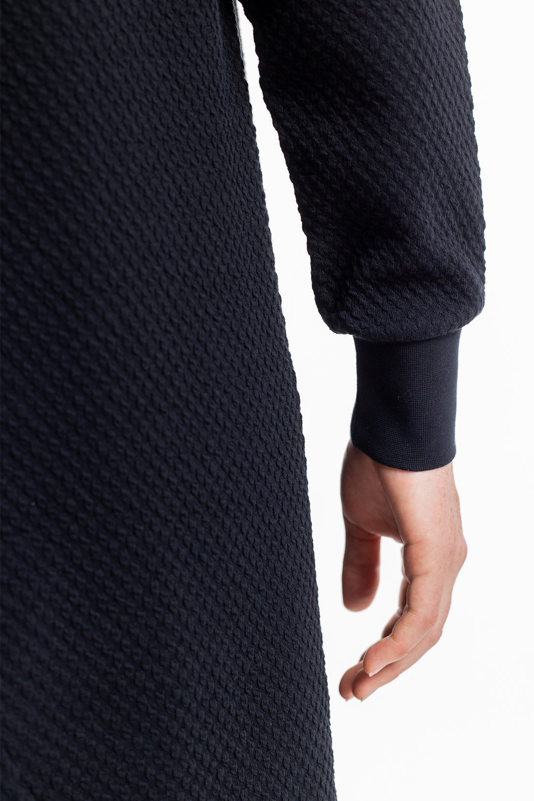 Robe pull col zippé en coton bio | noir "half zip waffle dress black"