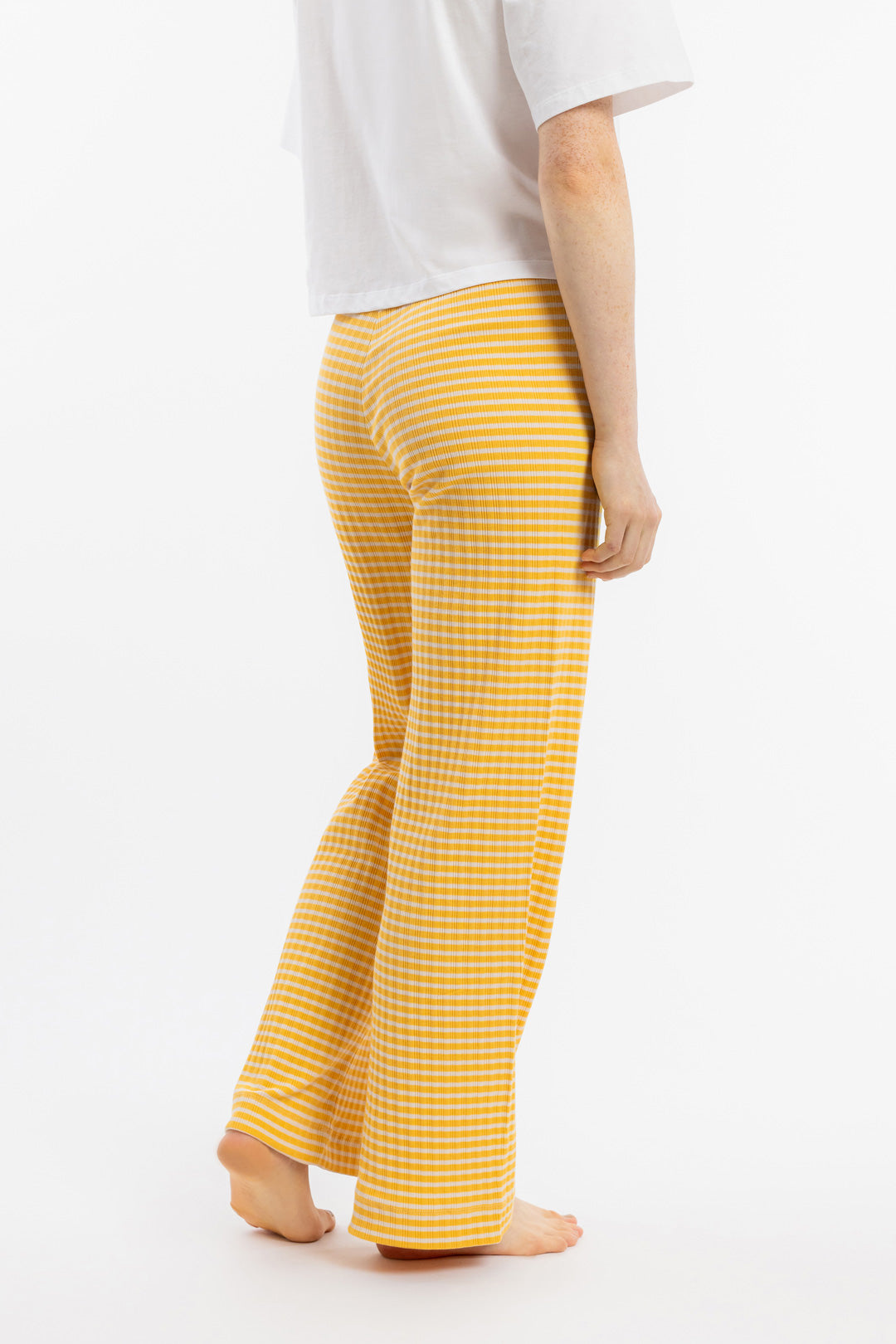 Pantalon ample en coton bio | Rayé jaune et blanc "ribbed lounge pant yellow/sand stripe"