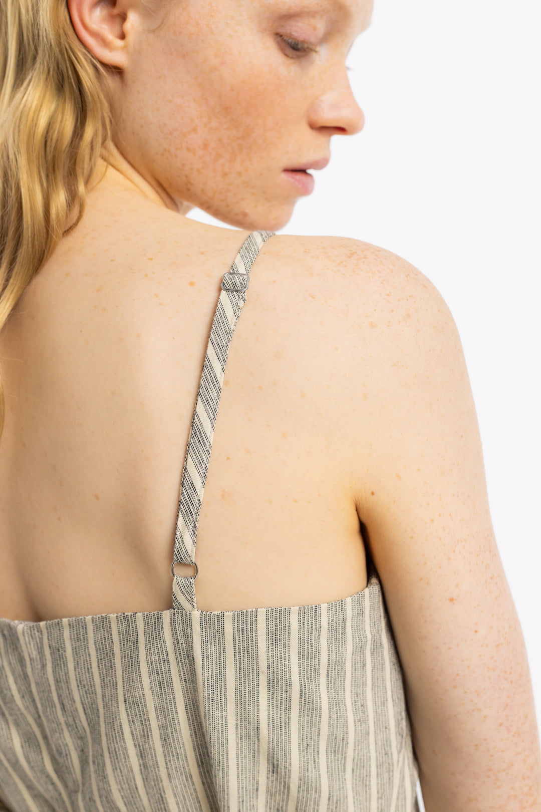 Combinaison en coton bio et lin | rayée grise "relaxed jumpsuit heavy pinstripe"