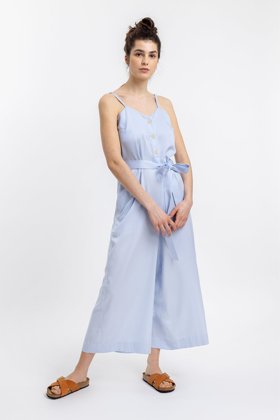 Combinaison bleu clair en tencel - strap jumpsuit sky blue