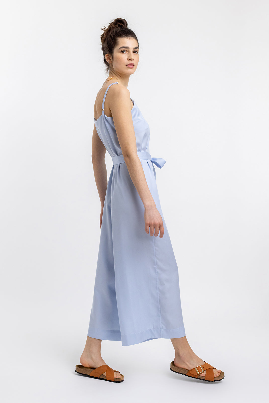Combinaison bleu clair en tencel - strap jumpsuit sky blue