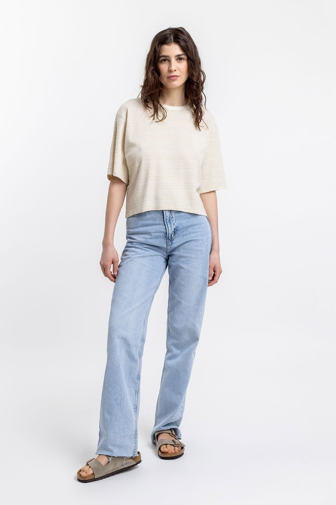 T-shirt court écru rayé en coton bio - cropped striped summer sand off-white