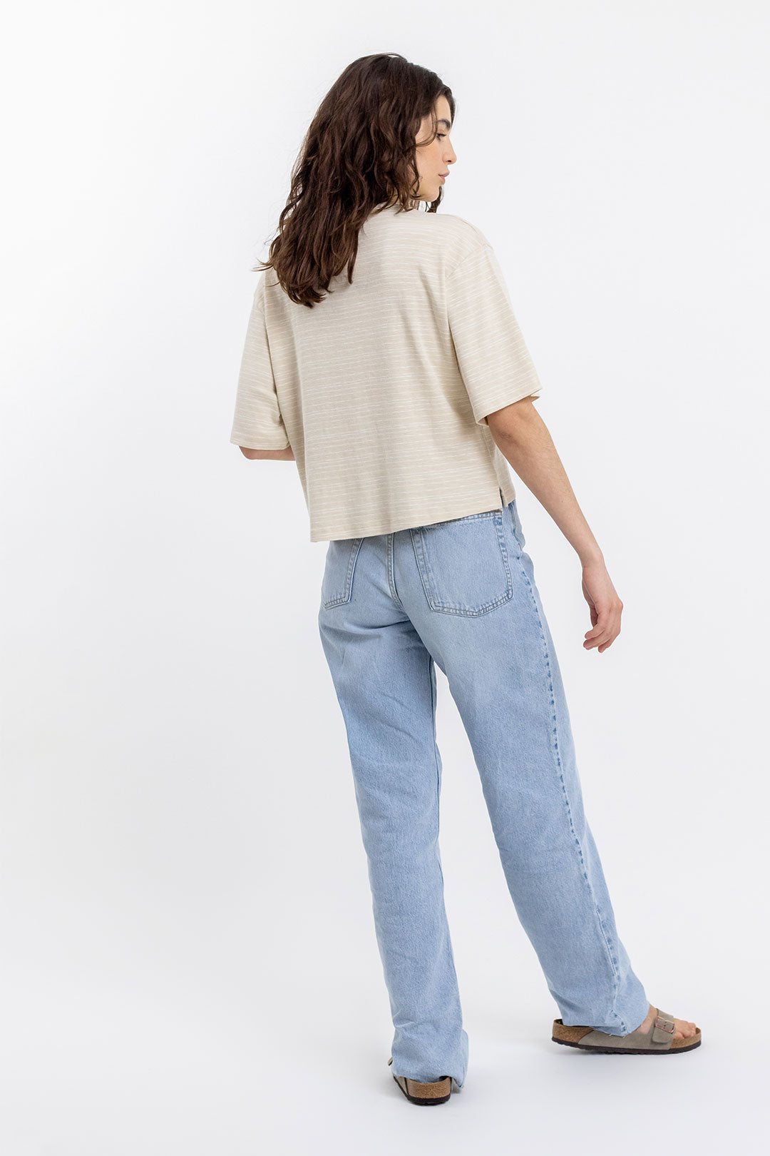 T-shirt court écru rayé en coton bio - cropped striped summer sand off-white