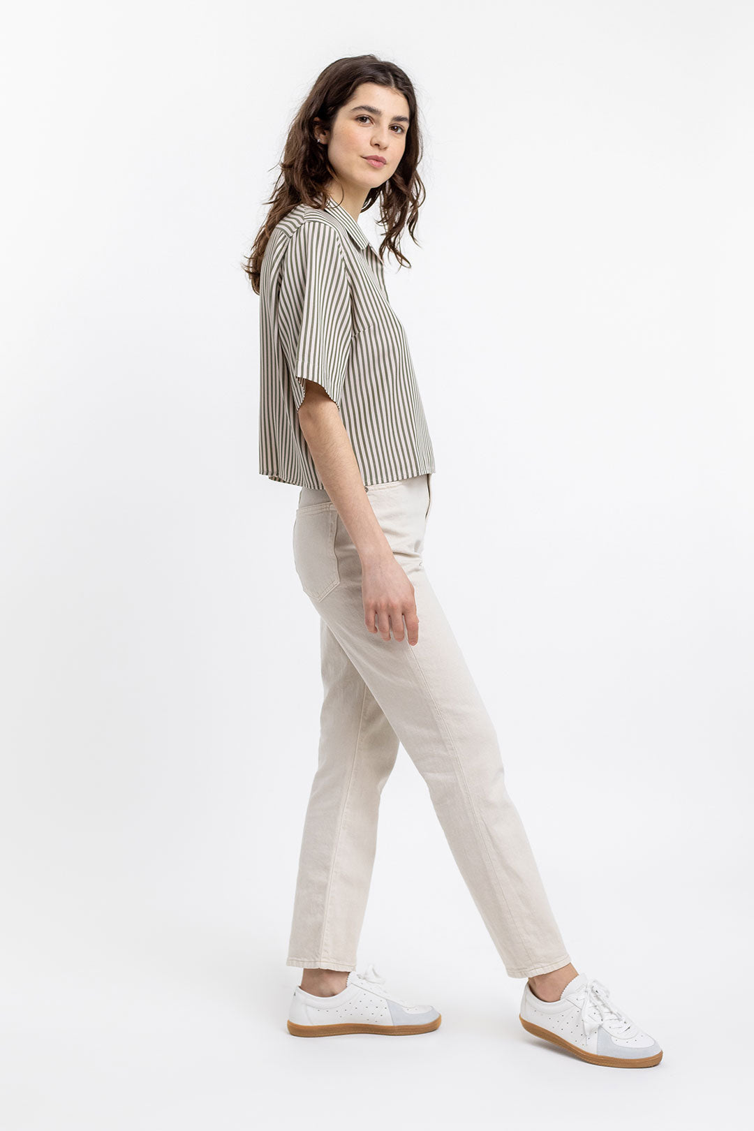 Chemiser court rayé en tencel - cropped bowling olive sand stripe