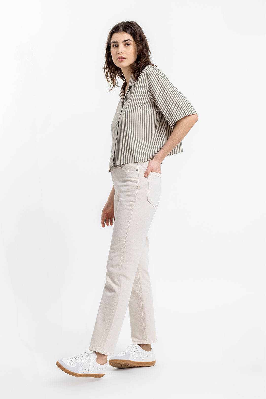 Chemiser court rayé en tencel - cropped bowling olive sand stripe