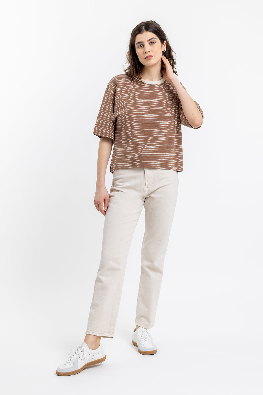 T-shirt court marron rayé en coton bio - cropped striped chestnut summer sand