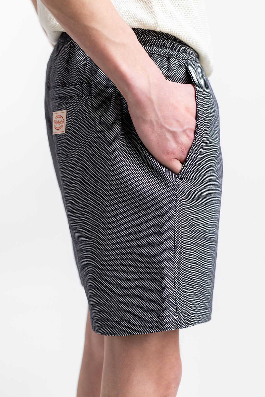 Short noir en sergé de coton bio - everyday short black check