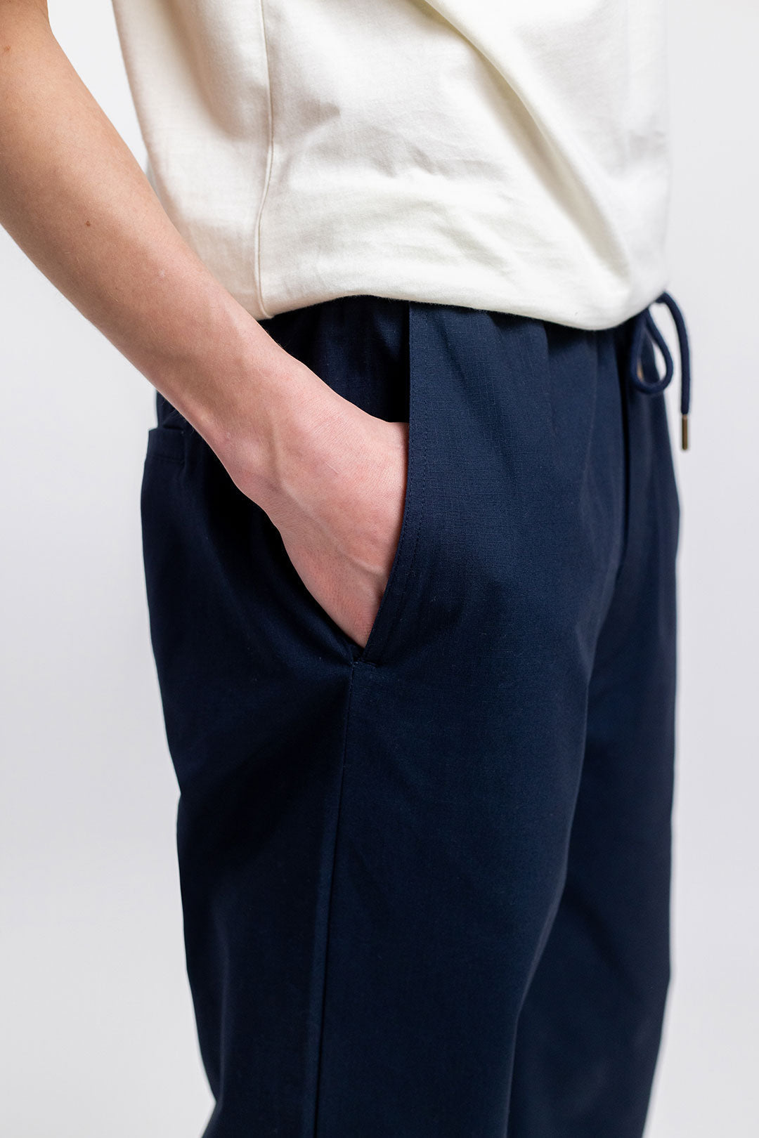 Pantalon marine texturé en coton bio - relaxed pant navy