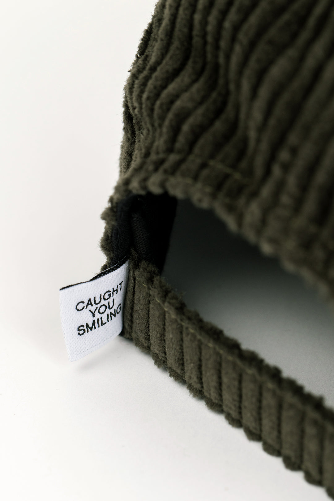Casquette olive 5 panneaux en velours de coton bio - label corduroy 5 panel cap olive