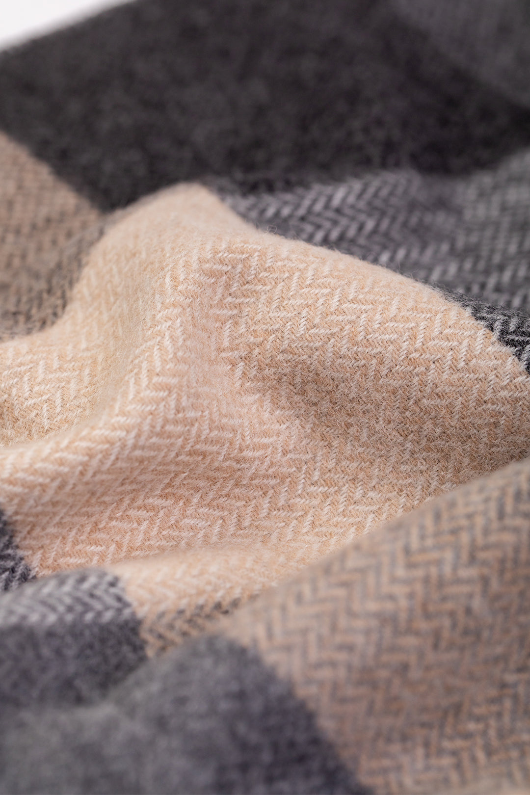 Écharpe bleue et grise à carreaux en laine mérinos bio - big check scarf blue/grey