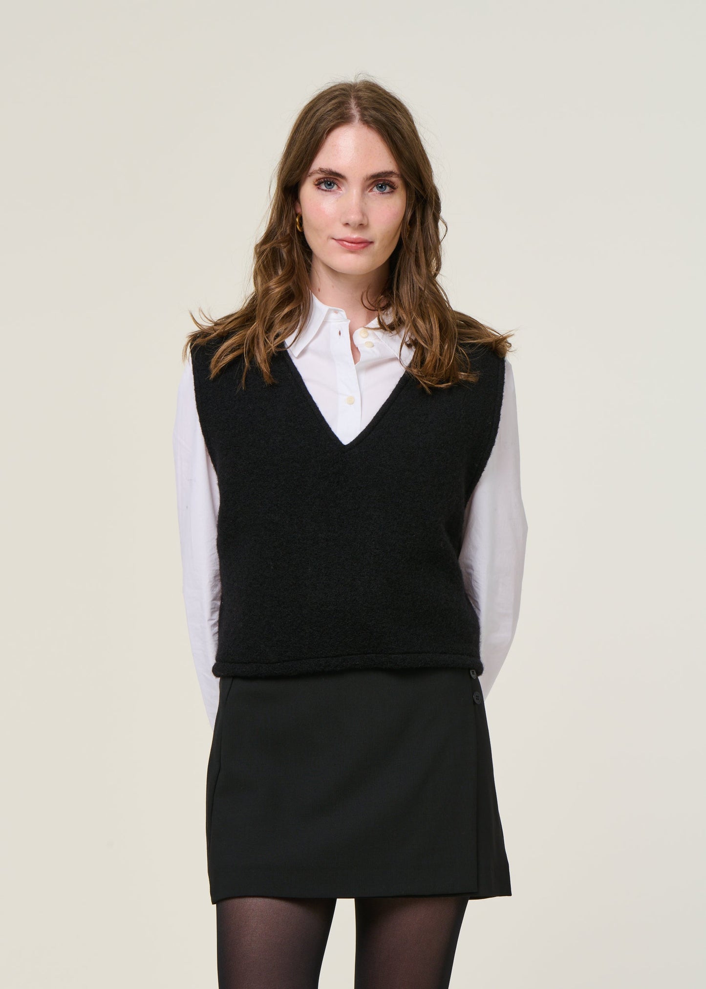 pull sans manches en laine et coton bio | anthracite "cropped vest wool-blend - soft black"