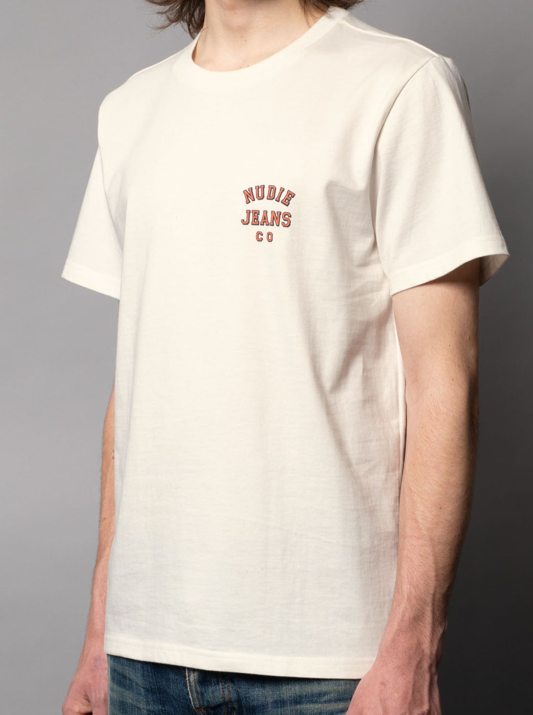 T-shirt blanc logo Nudie Jeans en coton bio - Roy Logo Tee Offwhite