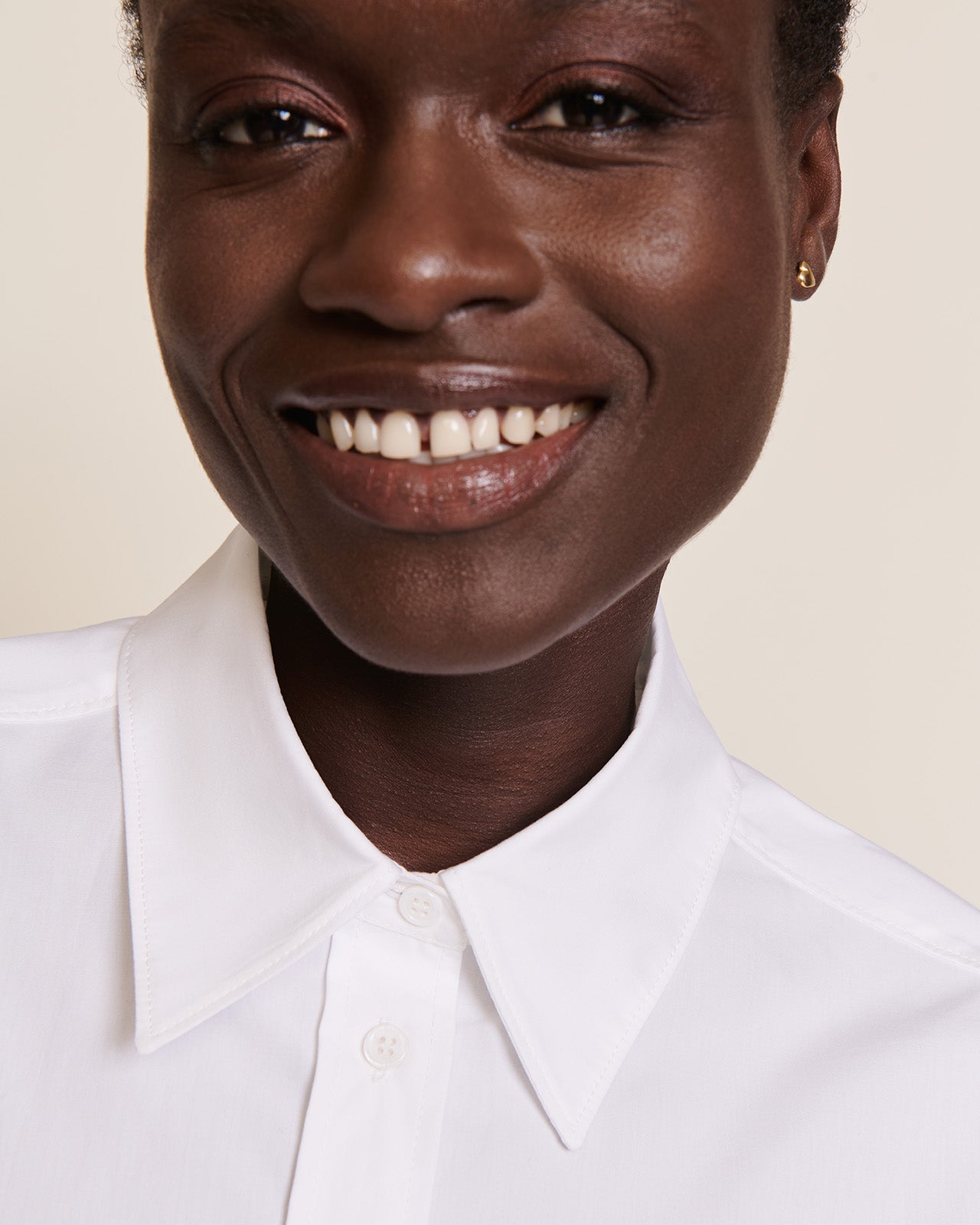 Chemise brodée en coton bio | blanc "chemise l'amour est déclaré blanche"