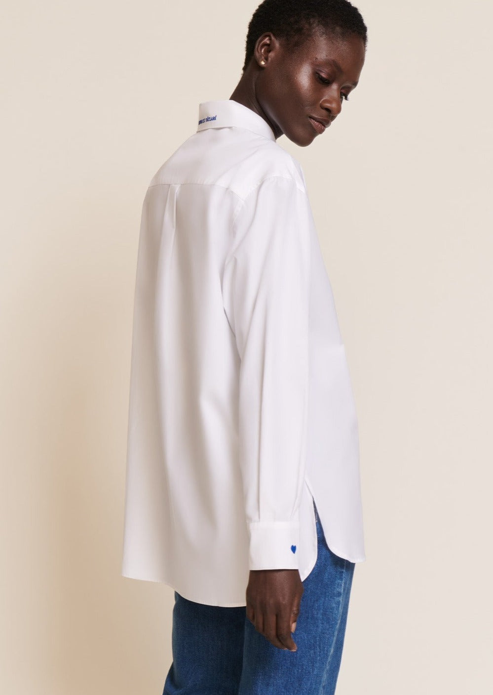 Chemise brodée en coton bio | blanc "chemise l'amour est déclaré blanche"