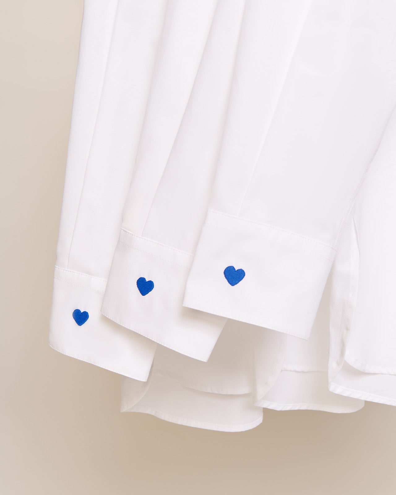 Chemise brodée en coton bio | blanc "chemise l'amour est déclaré blanche"