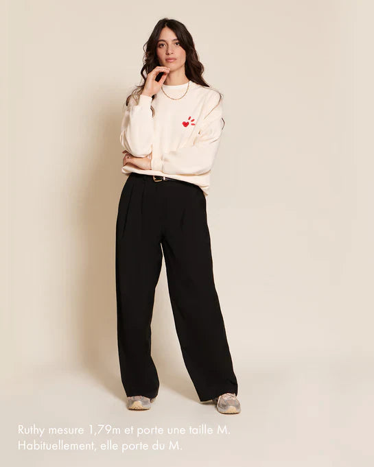 Sweat brodé en coton bio | crème "sweat l'amour est déclaré  crème rouge"