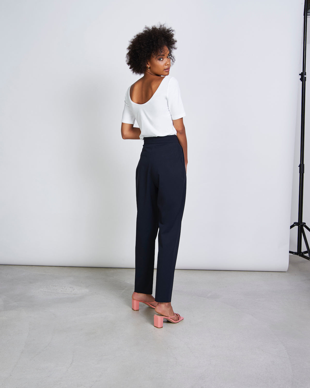 Pantalon cigarette noir en recyclé - maya