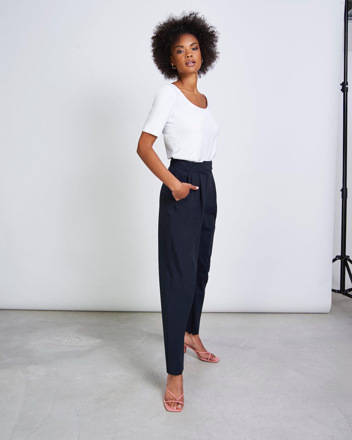 Pantalon cigarette noir en recyclé - maya