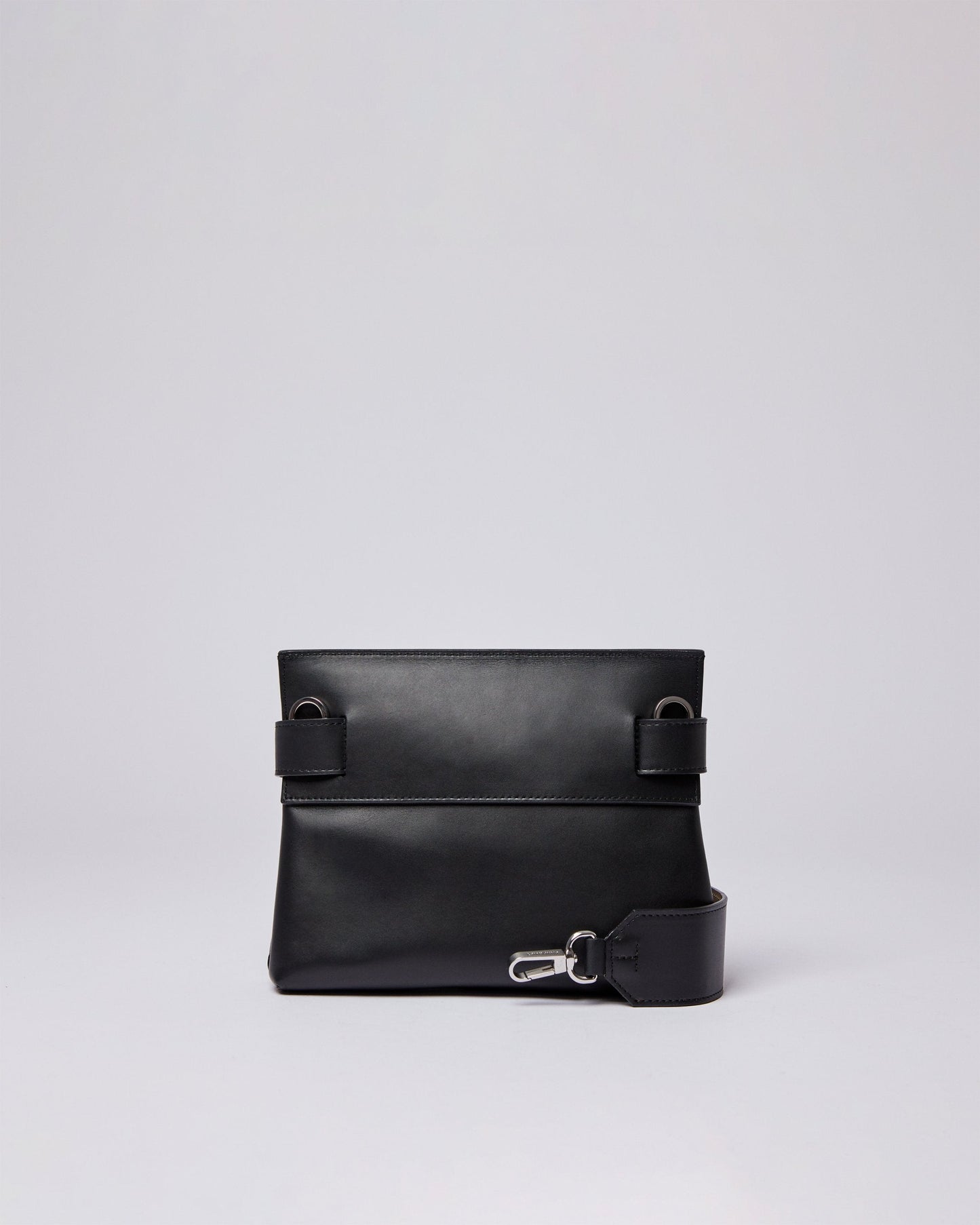 Sac à bandoulière en cuir certifié | noir "signe black"