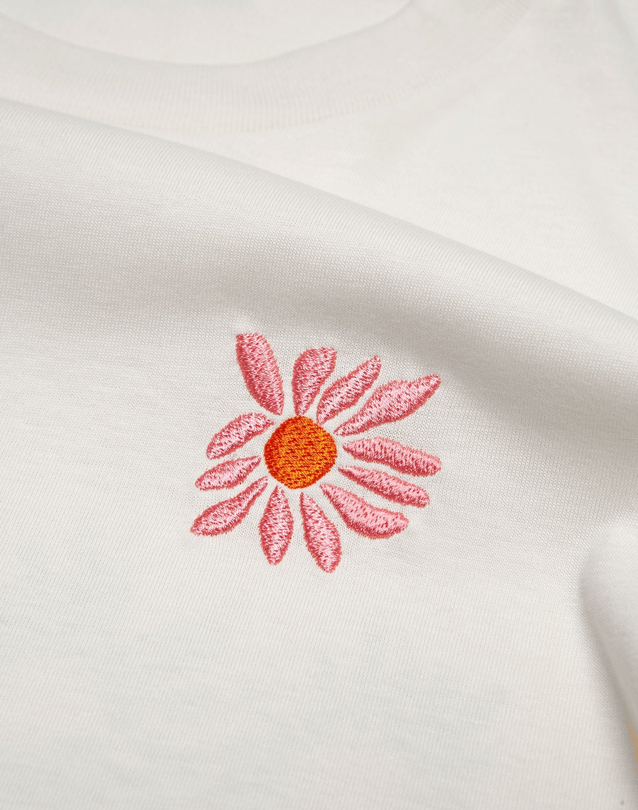 T-shirt brodé et sérigraphié en coton bio | écru "spring ivory"