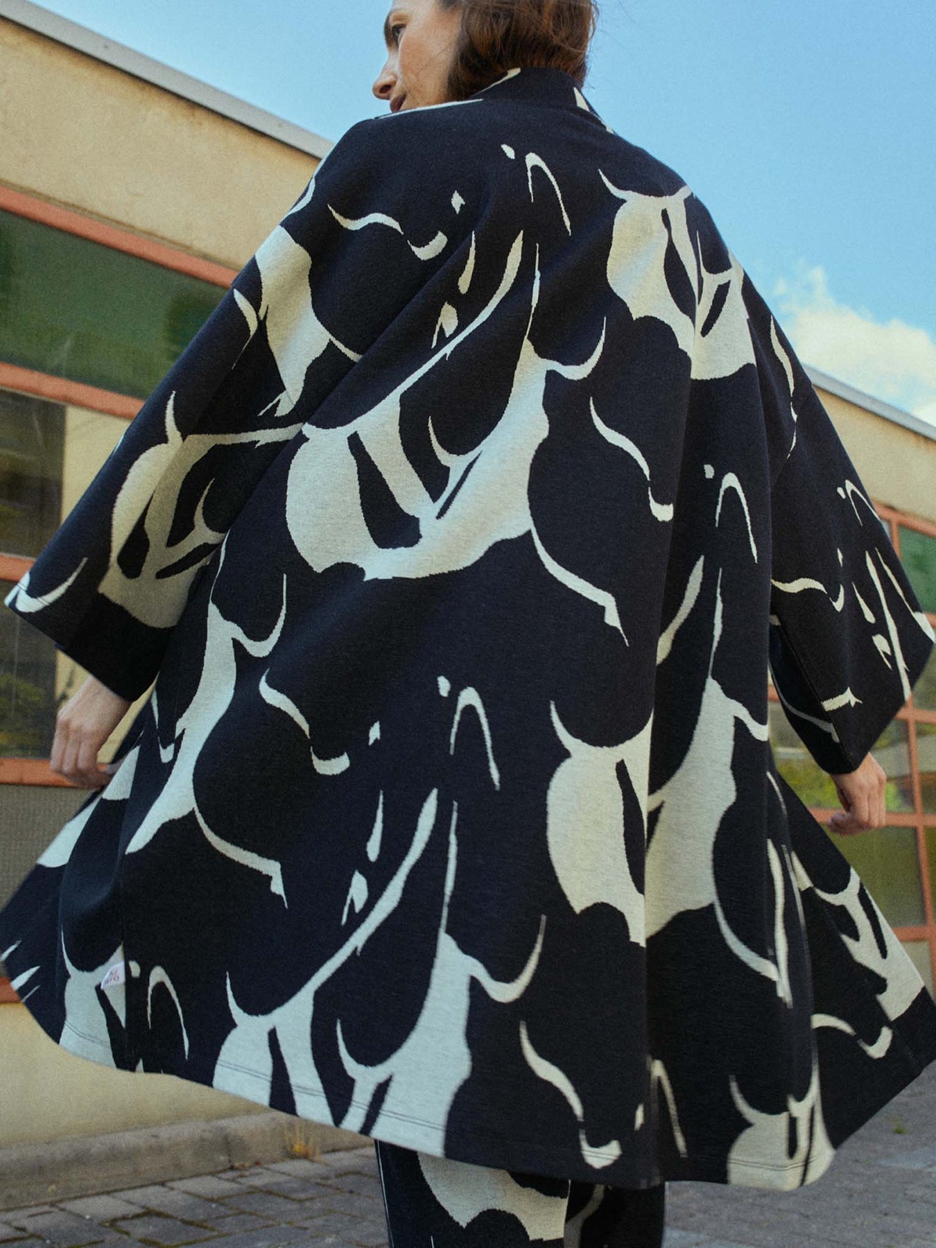 Veste kimono en coton bio | Multicolore "waving jacquard kimono jacket sylvan green/ black"