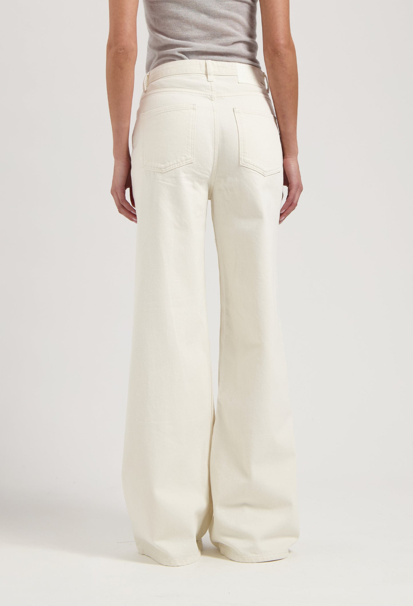 Jean évasé fluide en coton bio et tencel | écru "Sara high loose flow - natural"