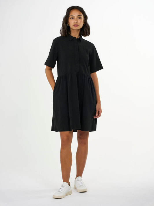 Robe chemise en seersucker en coton bio | noir "short shirt dress black jet"