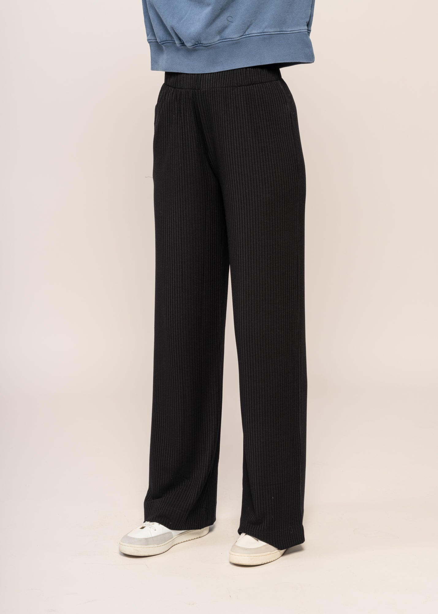 Pantalon ample côtelé en tencel | Noir "smilla black"