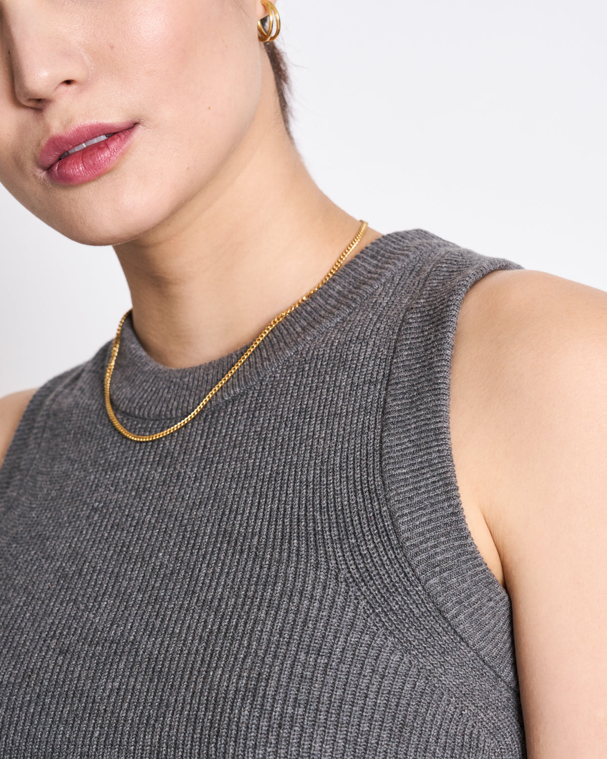 Pull sans manches en maille de coton bio | gris "garda dark grey"