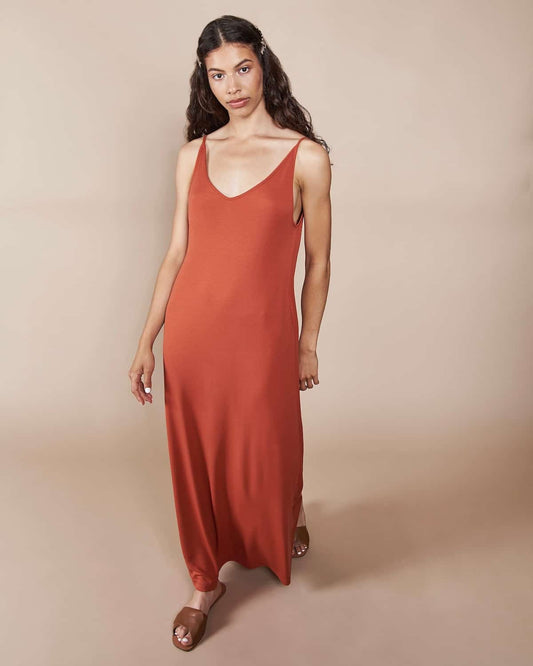 Robe longue terracotta en tencel - triangle midi