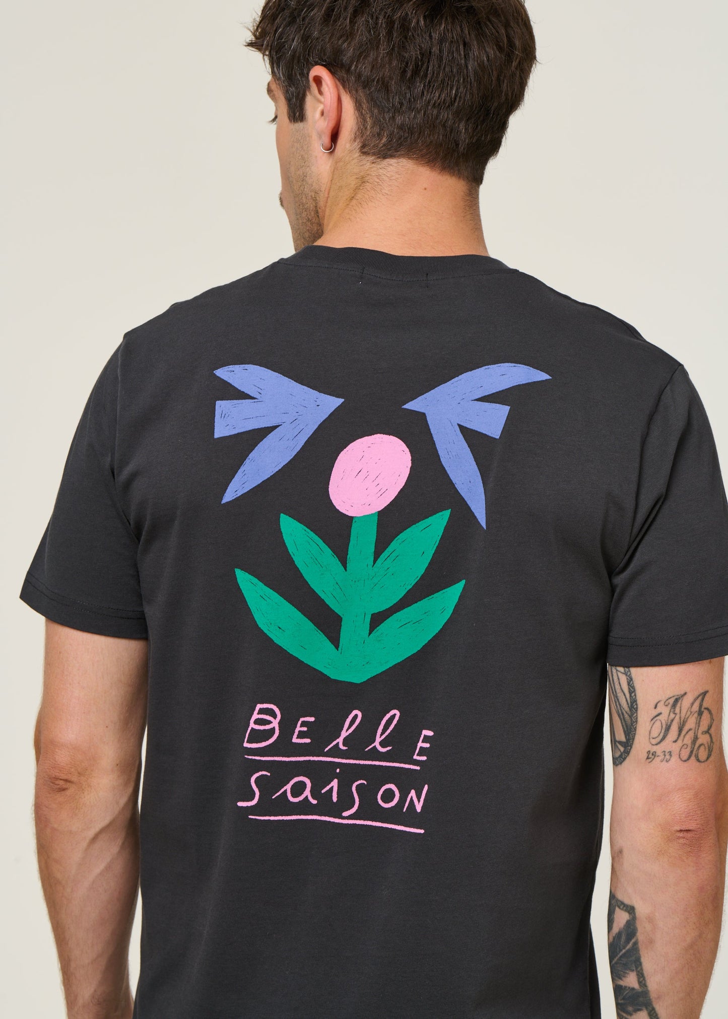 T-shirt en coton bio | noir "belle saison noir carbone - carbon black"